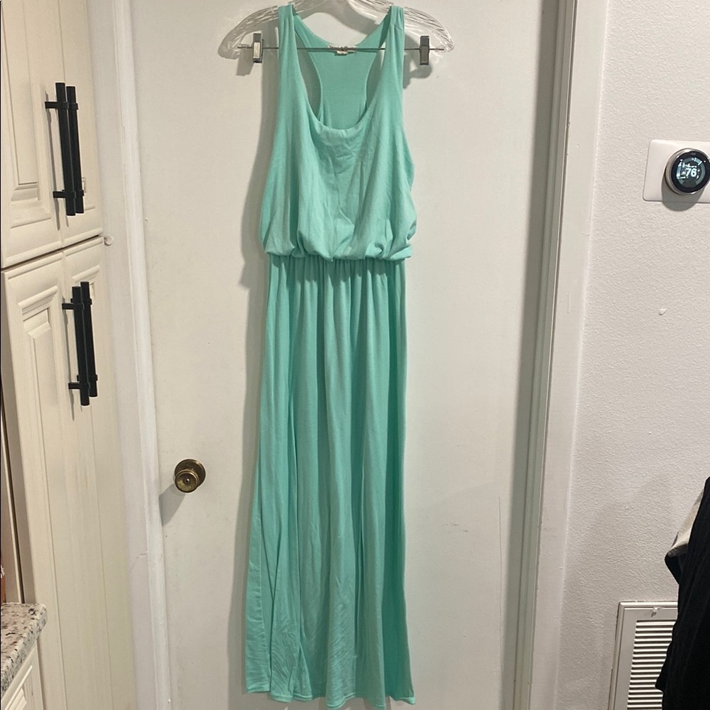 Mint Green Maxi Sundress with Sleeveless Design for Resort Wear